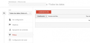 El menú de administración de la vista en Google Analytics con la opción Filtros seleccionada y el botón de agregar filtro a la derecha