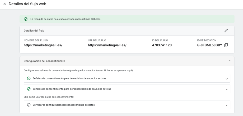 Detalles del flujo web en Google Analytics 4 con el ID de medición G-8FBML58DBY y las señales de consentimiento para medición y personalización de anuncios marcadas como activas