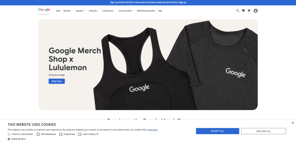 Portada de la Google Merchandise Store con la campaña «Google Merch Shop x Lululemon» y el aviso de cookies desplegado en la parte inferior